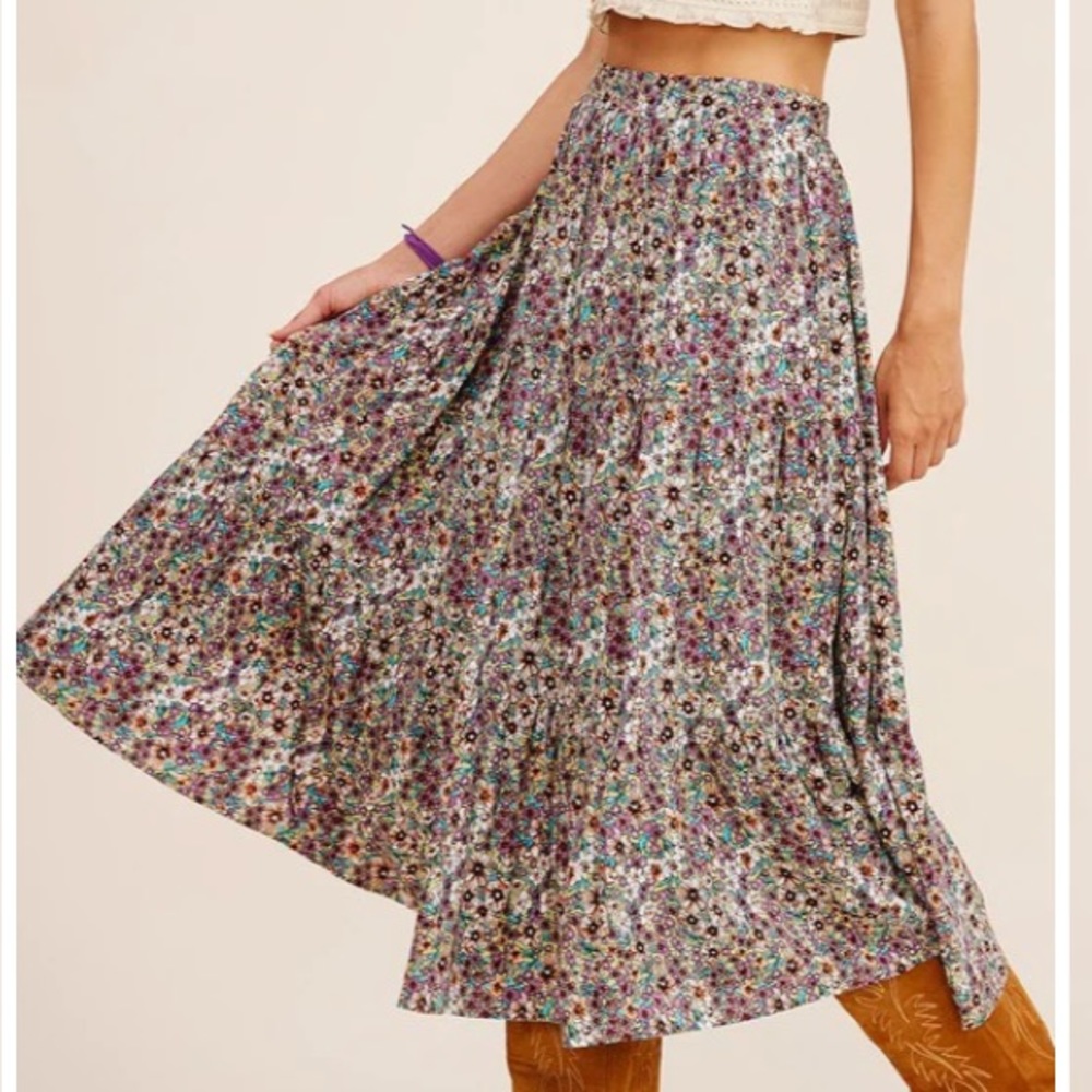 Sage Floral Print Tiered Skirt - Picture 2 of 10